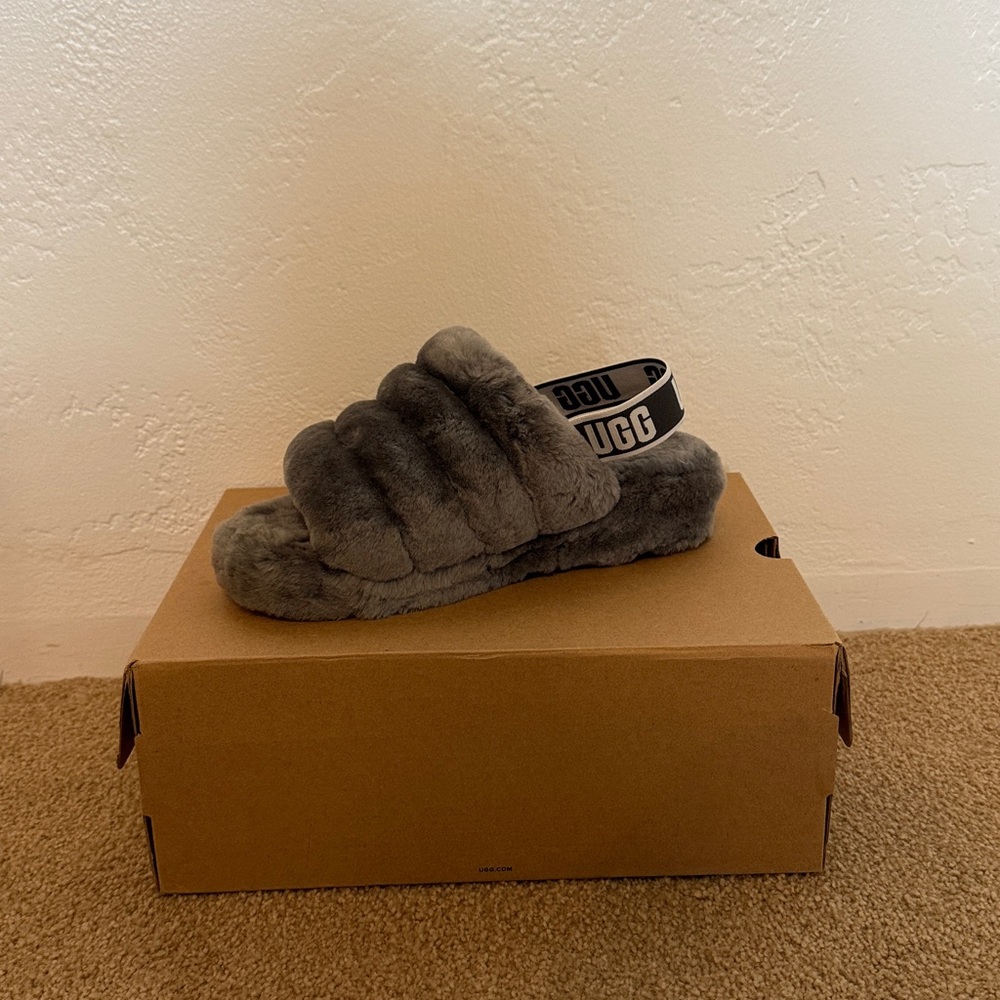 Ugg fluff yeah slides size 8